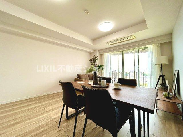 既に家具が配置されてますのでイメージが付きやすいです！是非、見て下さい！