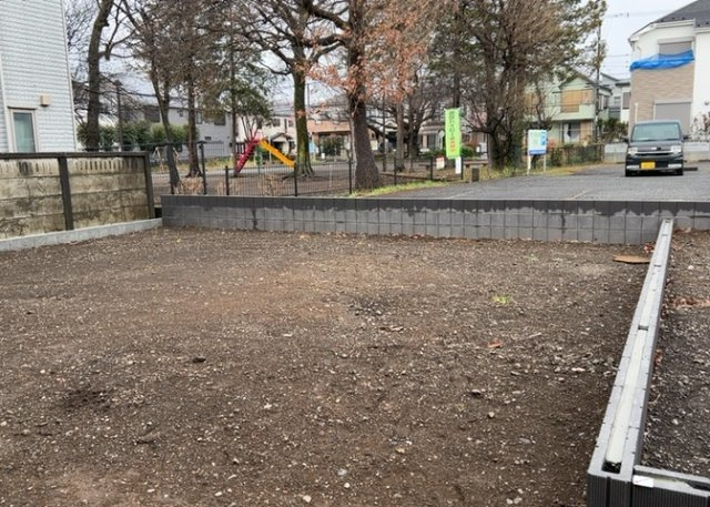 物件の詳細については、現地を見てわかること以外に、役所や法務局などで調べないとわからないことがあります。そのため、現地に行く場合は、もしこの物件を買ったらどのような生活ができるかをイメージしましょう。