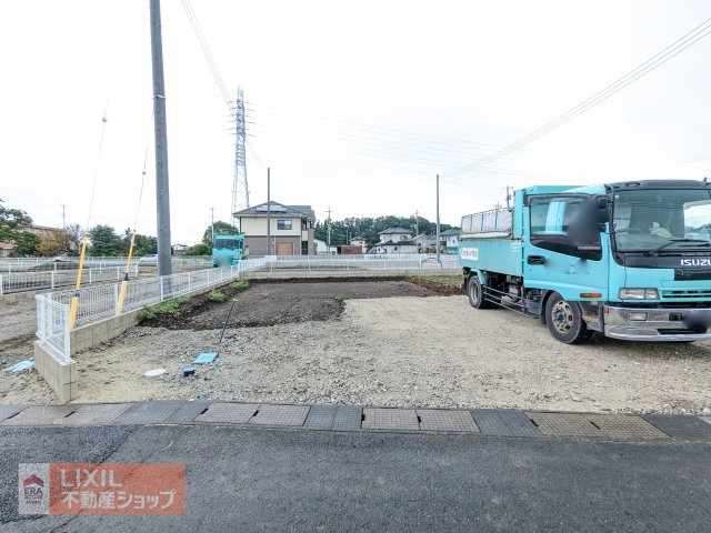 【外観】6号棟現地建築中。小金井駅徒歩約12分の立地に大型分譲新築です。