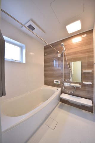 ゆったり浸かれるくつろぎのバスルーム♪　　※施工イメージとなります