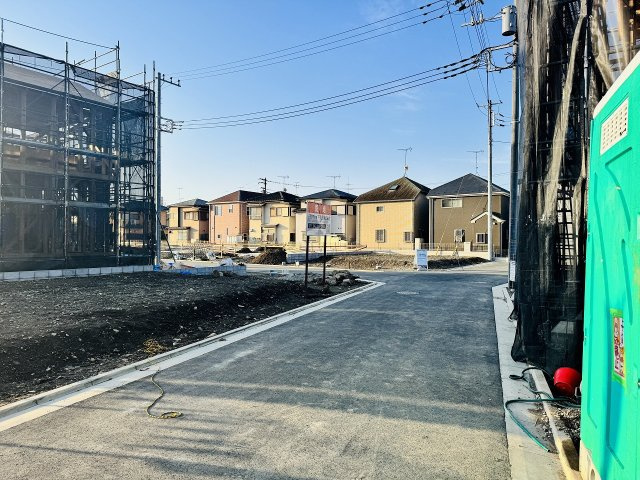 ～南西側5ｍ・北西側4.5ｍ道路に面しています～
