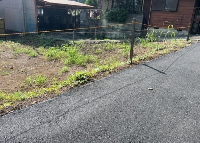 土地を買う際、住む地域の自治体や福祉の補助制度にも注目してみましょう。子供や老人の医療補助やゴミ出しのルールなど、自治体によってルールに大きな違いがあるため、暮らしやすい土地で判断するとよいでしょう。