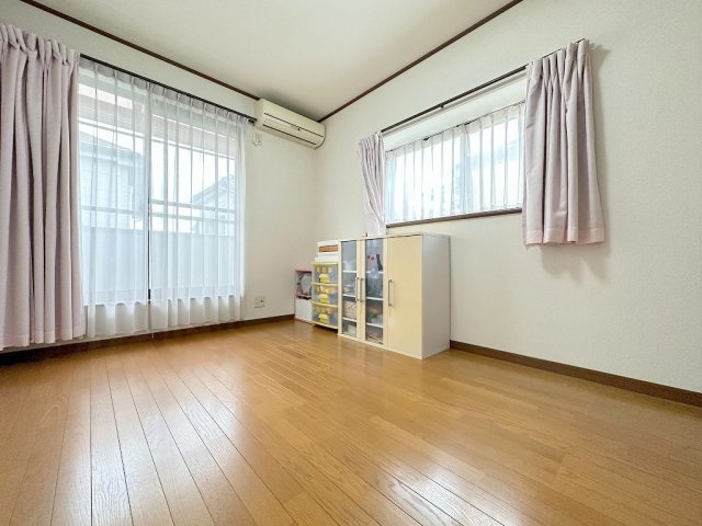 全室南向きで、各お部屋からバルコニーに出れます