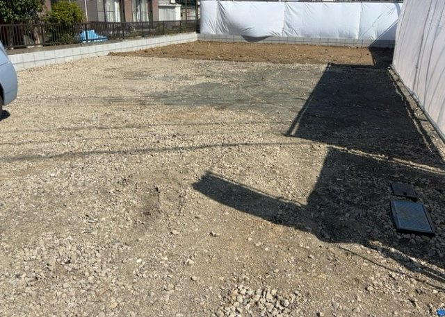 庭があることでガーデニングや家庭菜園はもちろん、こどもの遊び場やペットを放して遊ぶことができます。また、家の周囲に余裕があるということです。隣地との間があれば、十分な日当たりと、風通しが確保できます。