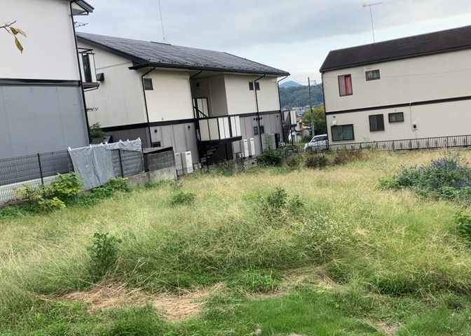 土地を買う際、住む地域の自治体や福祉の補助制度にも注目してみましょう。子供や老人の医療補助やゴミ出しのルールなど、自治体によってルールに大きな違いがあるため、暮らしやすい土地で判断するとよいでしょう。