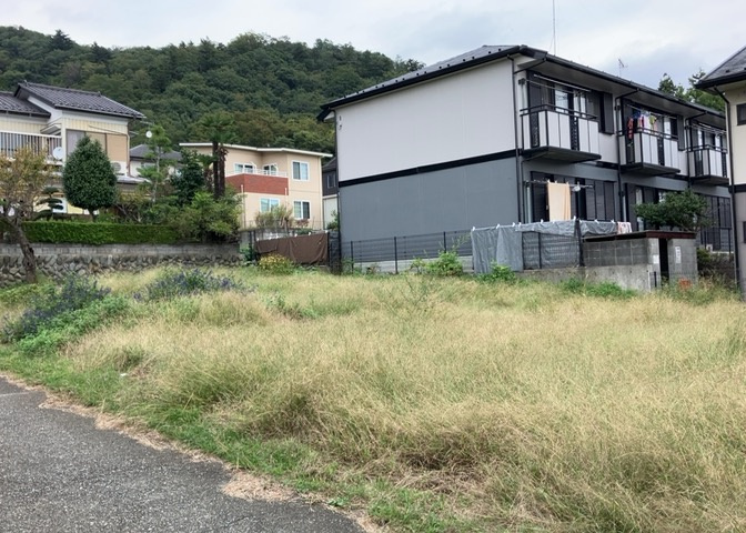 人が暮らすうえで日光は大切な要素となります。日当たりの良さは譲れないポイントですね。併せて近くに大きな建築物の建築予定がないか、あるいはそれが可能な土地が近くにないか事前に確認することもお勧めします。