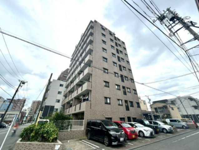 外観はマンション管理がされているかの目安になります。築年数が古いと、壁面は劣化してひび割れが生じることも！建物が古びていても細かいところが修繕されていると、きちんと管理されているなぁと感じるでしょう。