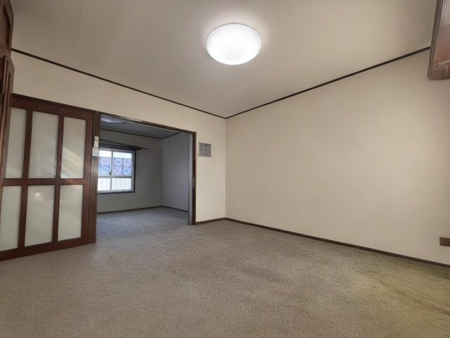 編集にて家具等を消しております。