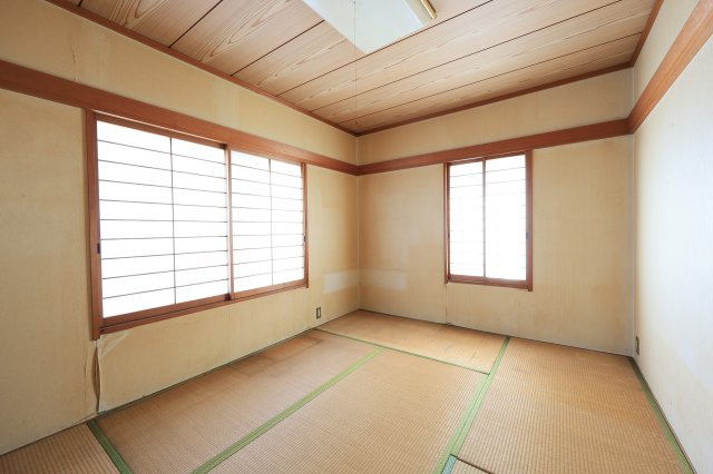 2階にも落ち着いた雰囲気の和室が1部屋ございます。