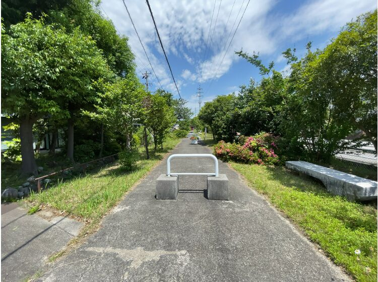 南側遊歩道