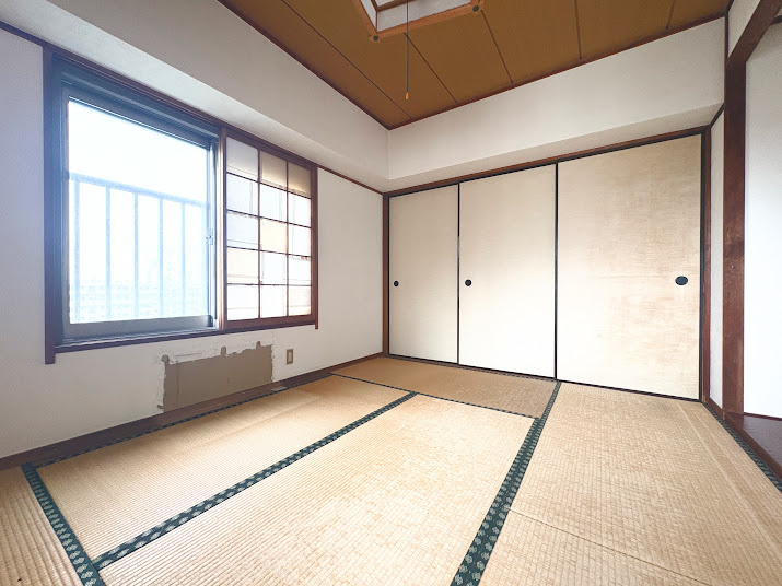 ◆気持ちの良い風が室内へ入り込む居室。家具を配置しても広々ご利用いただけます！！