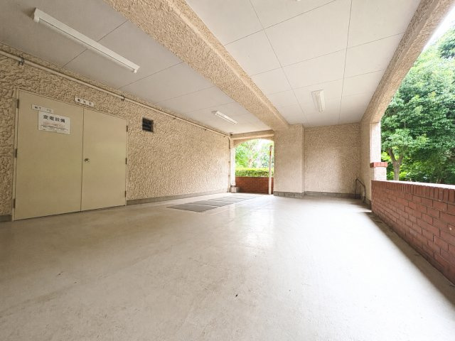 ◆敷地内の屋根付き駐輪場で管理も安心です。