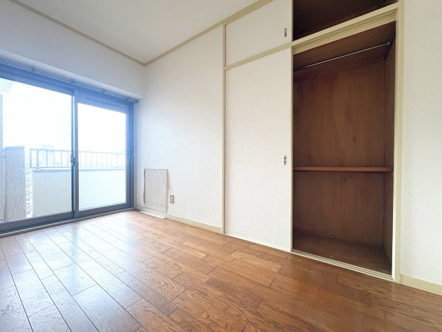 ◆柔らかい陽光が差し込む明るいお部屋を演出する設計。彩光の取れる窓が気持ちの良いお部屋を創り上げます。