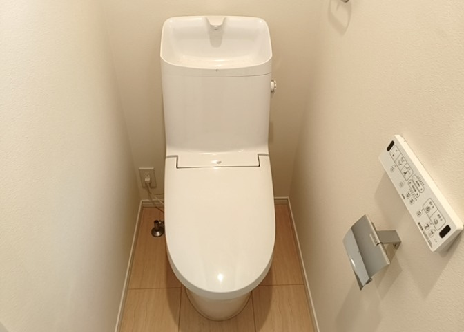 トイレは大きさや形、機能、抗菌性などが異なる多種多彩なタイプが各メーカーから出ています。それぞれに良さがあるため、事前にどういったタイプのトイレがいいのかをご家庭内で決めて、内見に行くといいでしょう。