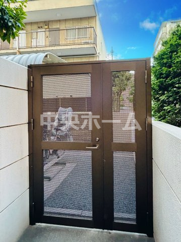 【自転車置き場】最新の空き状況や費用などの詳細は担当スタッフまでお問い合わせください。