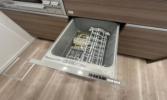 家事の時短にも役立つ食器洗浄乾燥機を標準装備♪