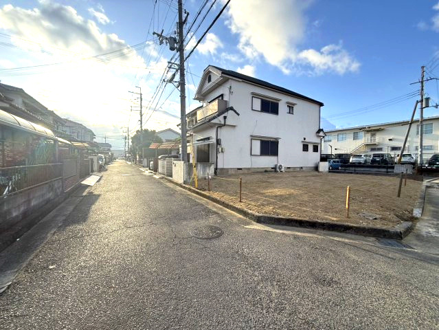 前面道路含む現地写真です