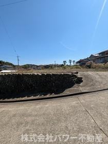 前面道路含む現地写真です