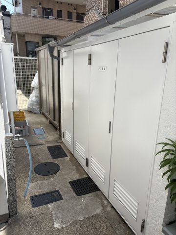 ゴミ置き場◎倉庫内のため、カラス等に荒らされる心配もありません♪