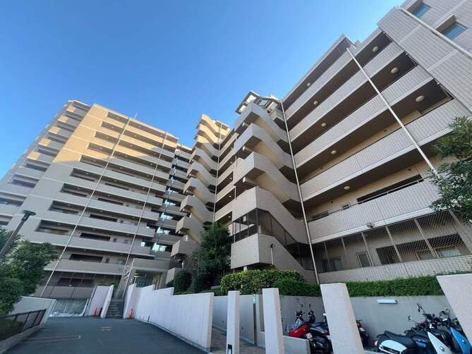 外観：327002195711