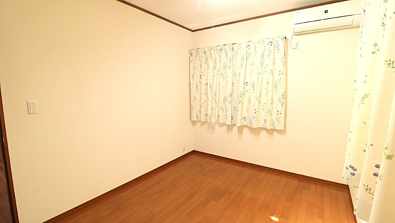 好きな家具を置いて、自分だけの空間に仕立てていく楽しさ。洋室だからこそ叶う、自由な暮らし方があります