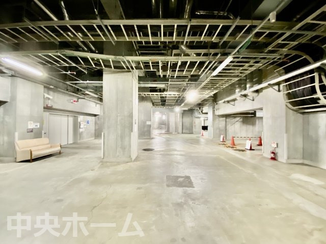 【敷地内駐車場】最新の空き状況や費用などの詳細は担当スタッフまでお問い合わせください。