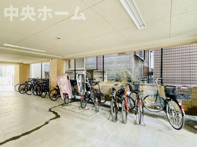 【自転車置き場】最新の空き状況や費用などの詳細は担当スタッフまでお問い合わせください。