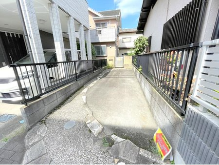 デザインが特徴的なおしゃれな敷地。