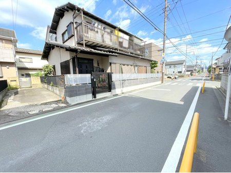 小学校徒歩3分、中学校徒歩7分！スーパー、コンビニ、ドラッグストアも徒歩10分圏内の便利な環境。