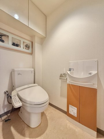 トイレも状態がすごく良好です。しっかりと手洗いが付いているのも嬉しいですね♪