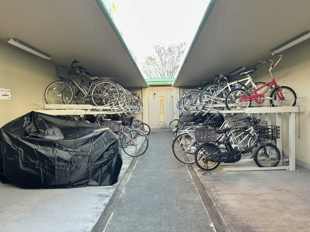 こちらは、自転車・バイク置き場です。