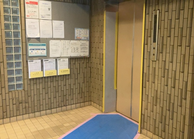 ラウンジは、マンションの共用スペースに椅子やテーブルなどを配置した利用者が寛げる空間です。屋内型ラウンジと屋外型ラウンジがあります。共用部分の管理状況と合わせて、詳細については現地でご確認ください。