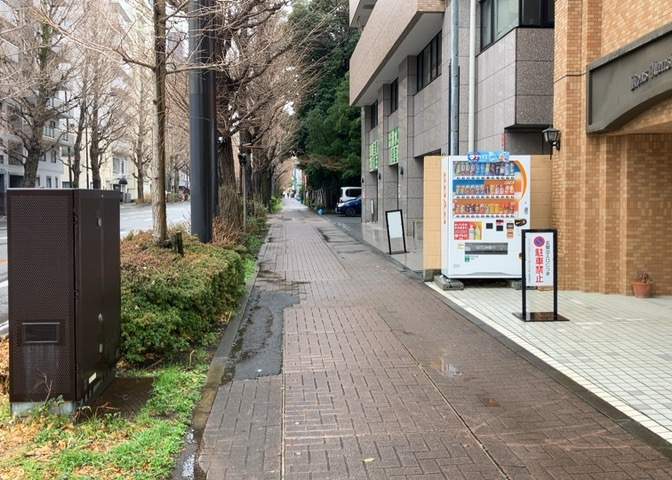 眺望の良さを楽しめるダイニングキッチンで家族団らんの時間を過ごしてはいかがでしょうか。バルコニーから見える景色を家族で眺める時間は、時間が経つのを忘れてしまいそうですね。是非、現地を見に行きましょう！