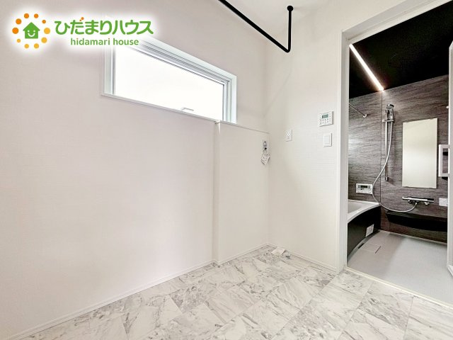 ゆったりとした脱衣所は、朝の支度の時間が重なっても、ストレスなく準備ができます!(^^)!