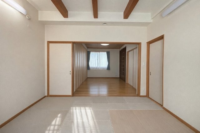 2Fの洋室です☆　※AI加工画像につき現況と異なります。