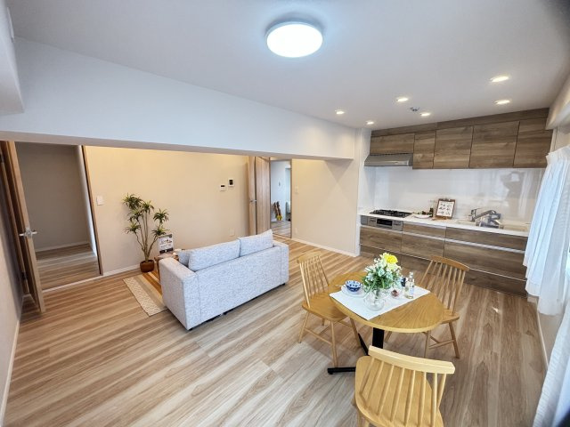 ◆南向き！角住戸につき、陽当たり通風良好です♪　◆下階に住居がないので安心！　