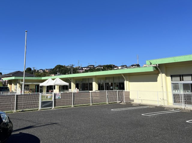 原山保育園まで約610m（徒歩8分）。毎日の送り迎えも無理なく続けられる距離です