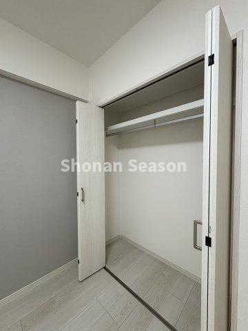 建具・ドアなども新規交換済みです。　　　　　　　　　　　　　　　　　各部屋に収納場所があるので、荷物もすっきり片付きます！