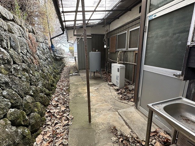 東側　外観