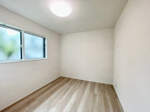 日当たり風通しともに良好！明るく朝を迎えられるつくりになっています♪
