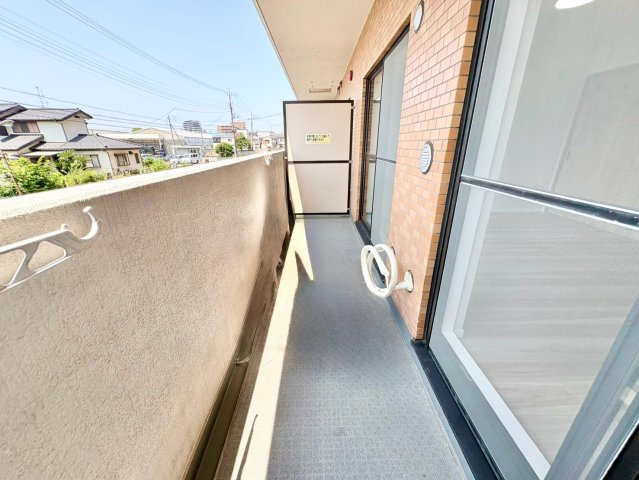 南西向きバルコニーで陽当り良好です