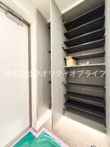 玄関収納も豊富でファミリー向け物件