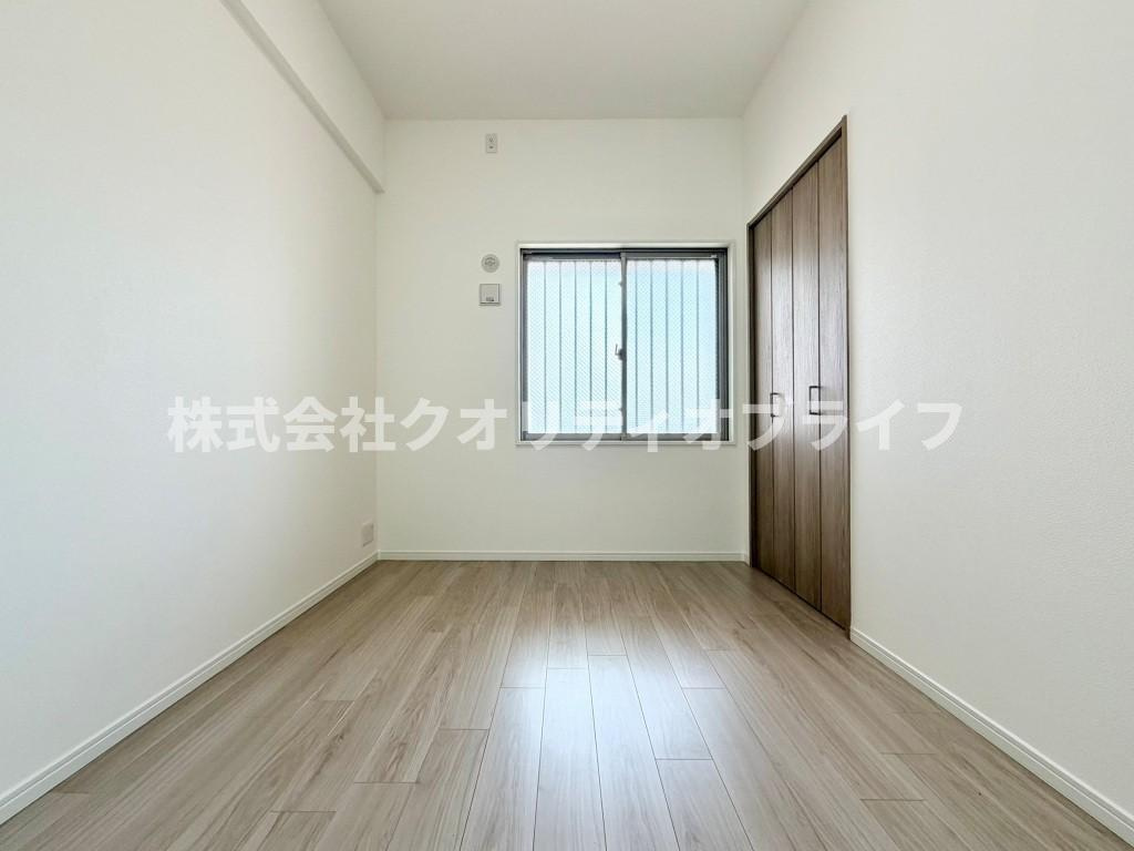 玄関横の洋室約4.8帖