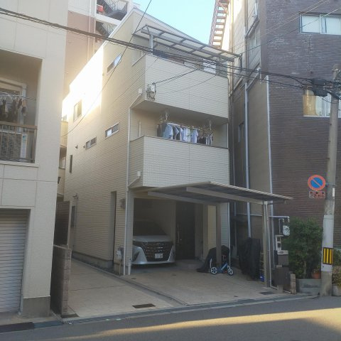 外観：327001656789