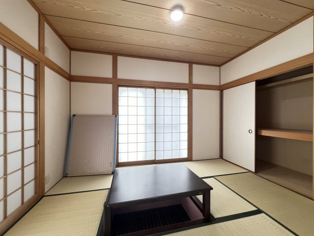 和室6帖　押入収納付き