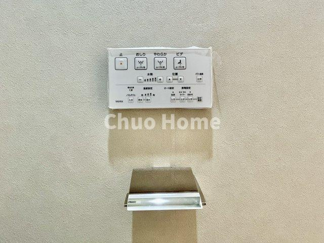 【ウォシュレット】清潔に使いたいお手洗いには最適な設備です。もちろんウォームレットも標準装備です。