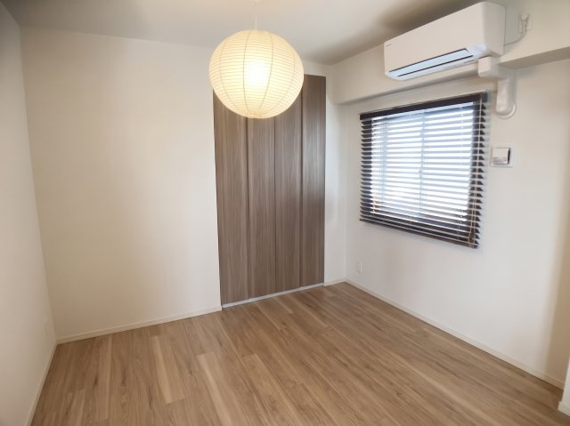 充分な収納機能を備えた部屋、勉強や好きなことに没頭する学びの空間にどうぞ。　※家具削除加工済