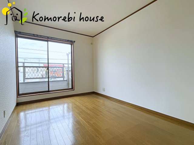 ゆったりした洋室です