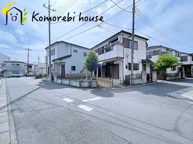 前面道路含む現地写真です