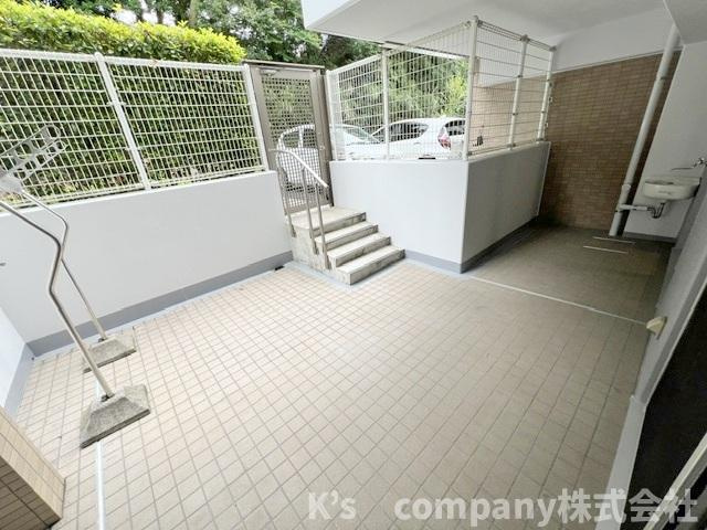 外水栓付で、プランターで家庭菜園なども楽しめます◇